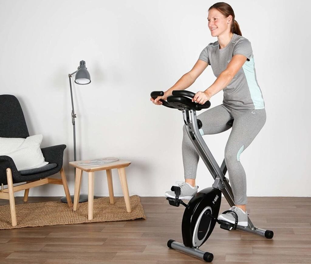 Ce vélo de cardio permet 20 programmes d'entraînement complets et